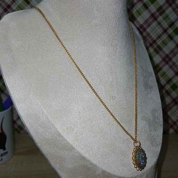 Gold Tone Oval Blue Patterned Pendant Necklace Vintage Costume Jewelry #101 - Picture 4 of 12